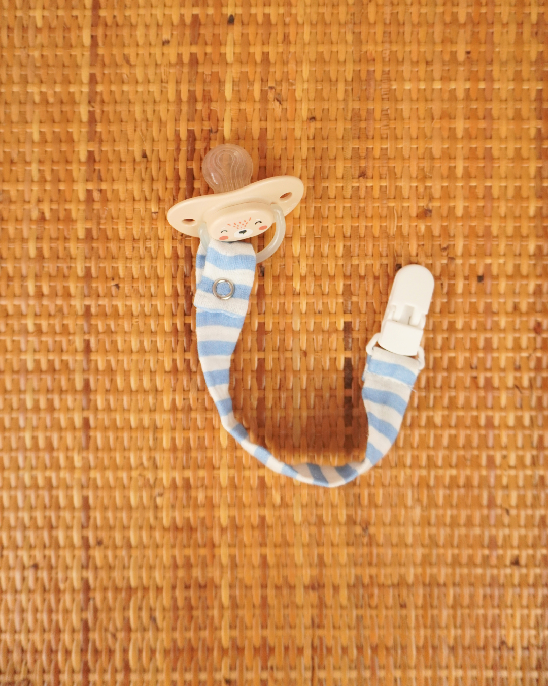 Chupetero Rayas Marinera Celeste - The Kids Club