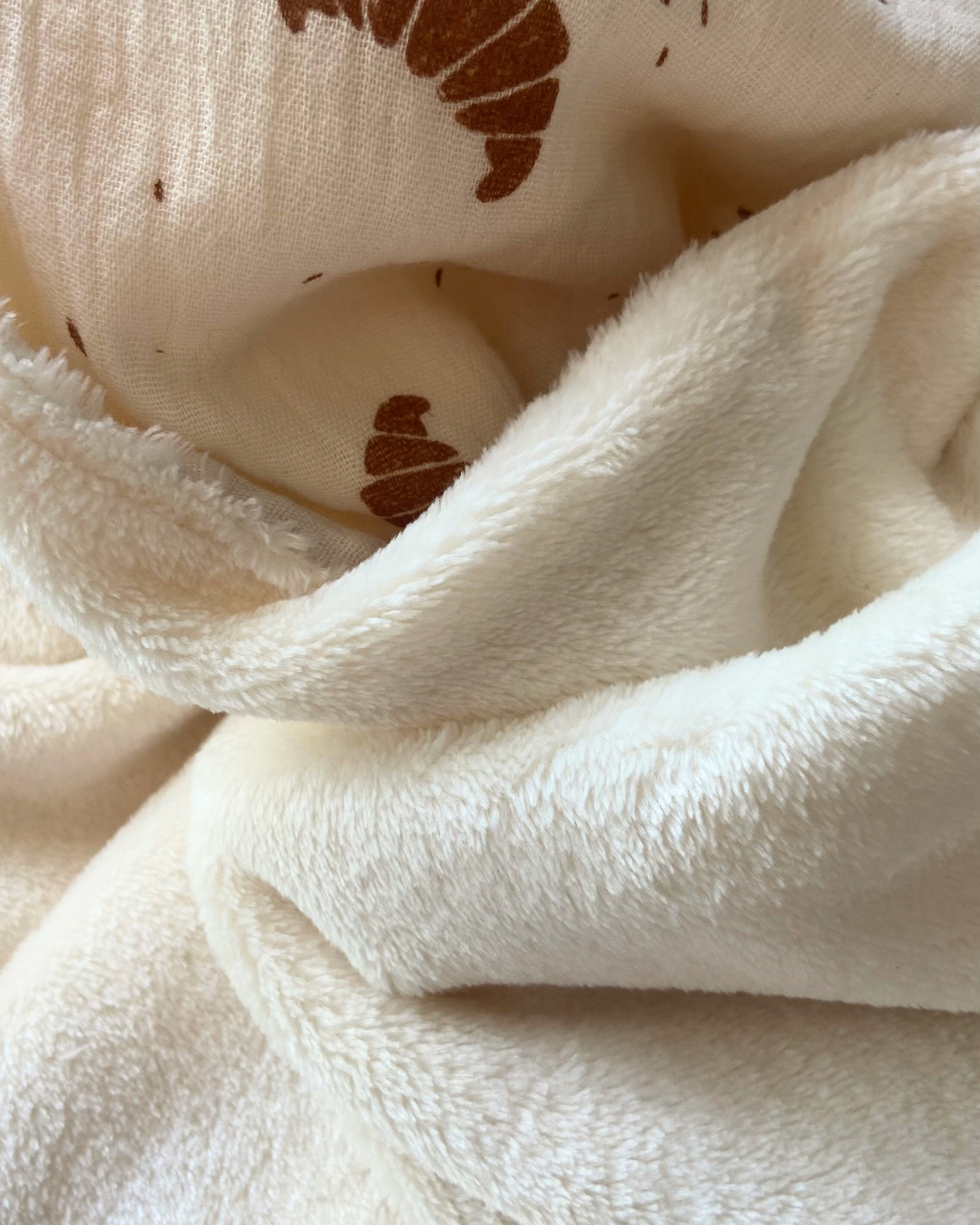 Mantita Pelo Estampado Croissant - The Kids Club