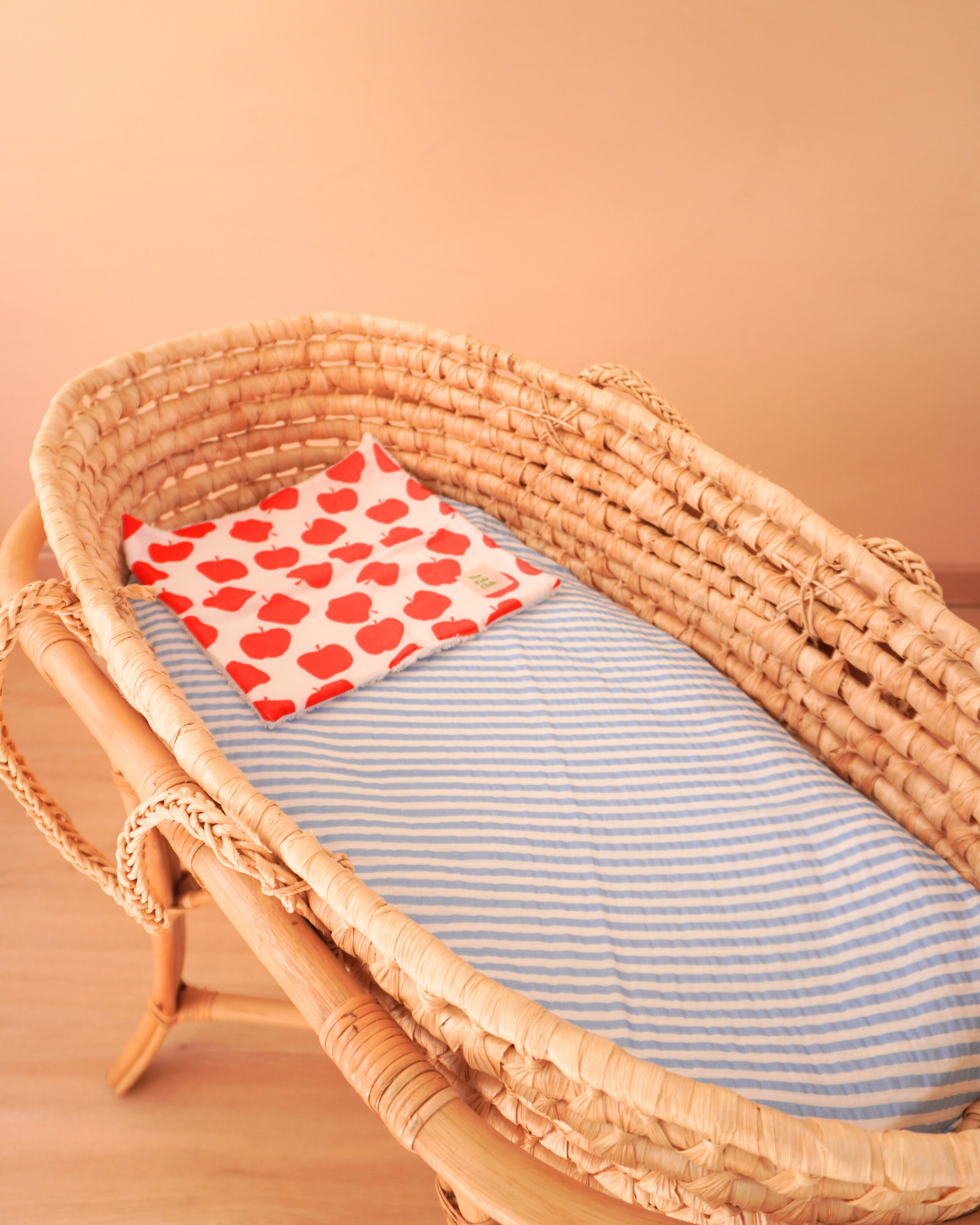 Toallita Estampado Manzana - The Kids Club