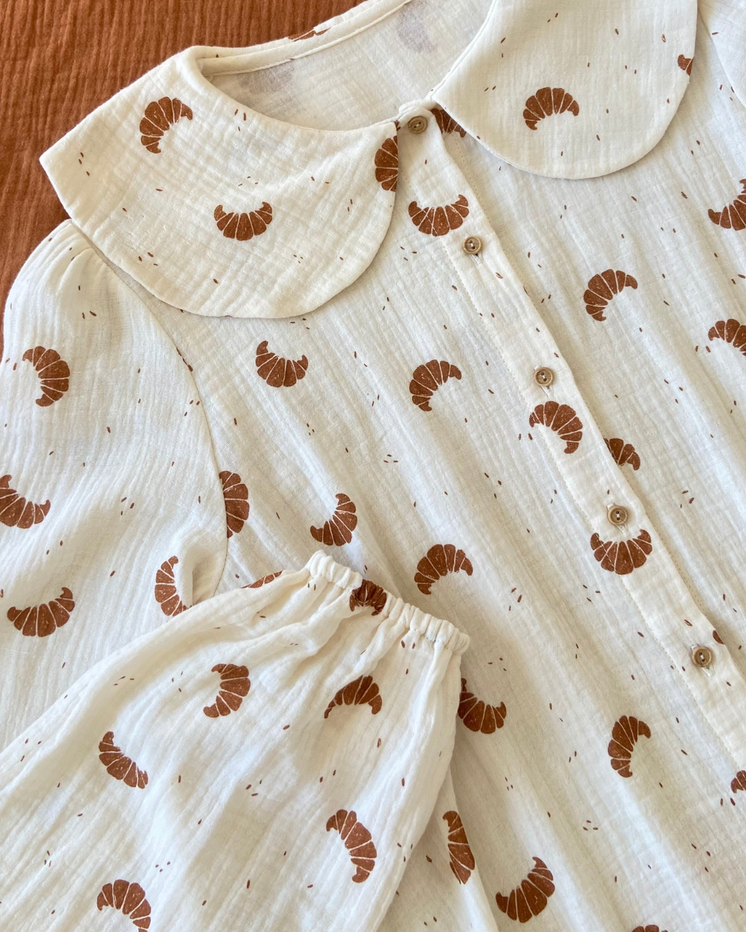 Matchy Matchy Estampado Croissant - Camisa mamá y camiseta bebé