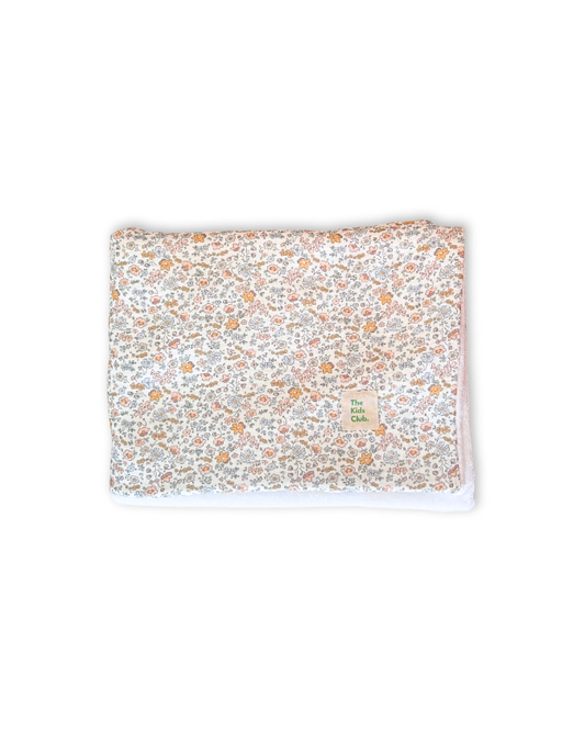 🌼 Mantita bebé invierno – Estampado Flores